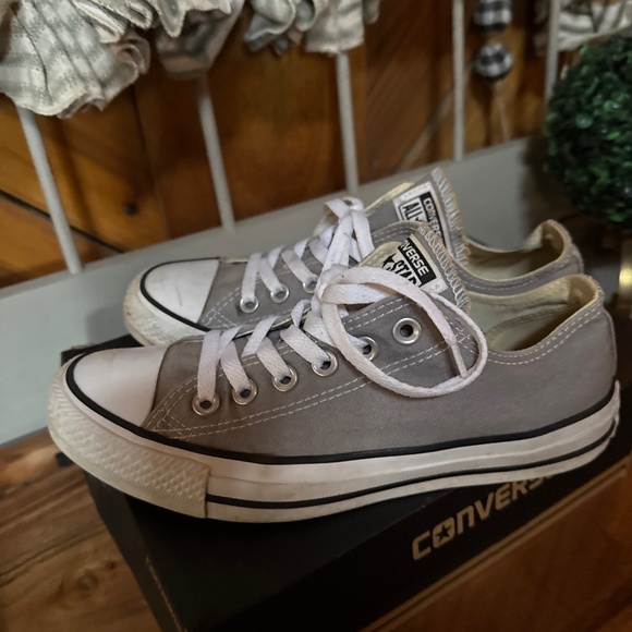 Converse lows - Picture 1 of 2